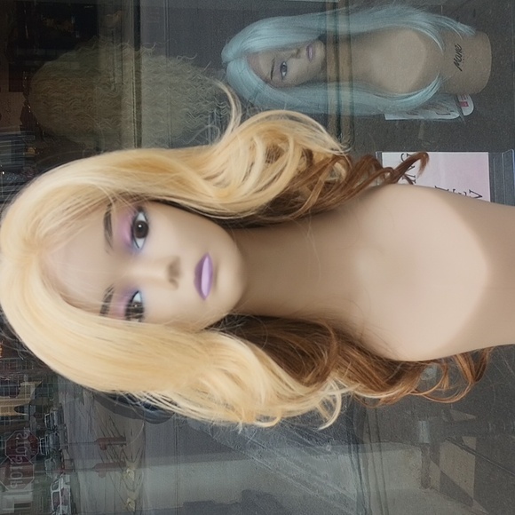 Lace front wig - Picture 4 of 4